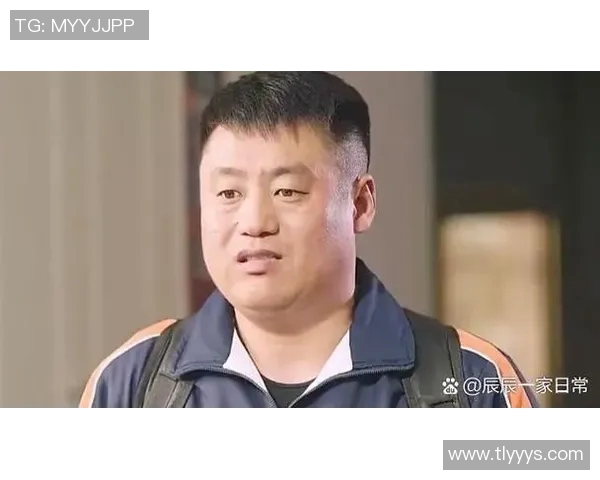 姚明君的精彩瞬间与动人风采尽在这组图片中展现出他的独特魅力与篮球传奇